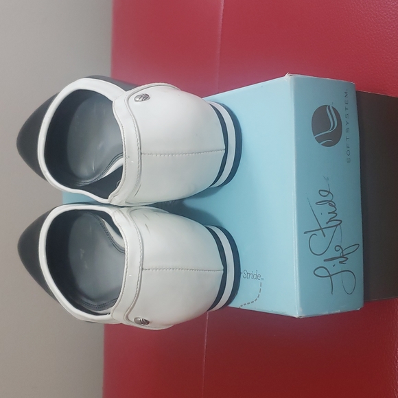 LIFE STRIDE SHOES - Picture 2 of 7